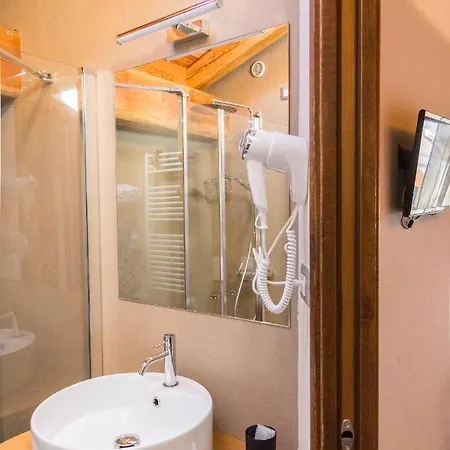 La Placette - Diffuso E Trattoria アパートホテル Usseaux