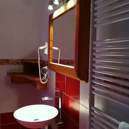 Aparthotel La Placette - Albergo Diffuso E Trattoria Usseaux