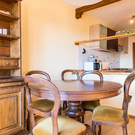 Aparthotel La Placette - Albergo Diffuso E Trattoria Usseaux