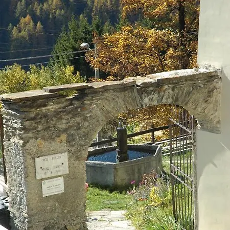 La Placette - Diffuso E Trattoria 4*