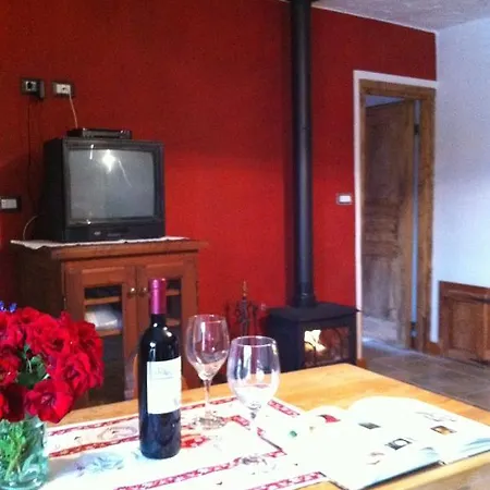 La Placette - Diffuso E Trattoria 4*