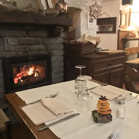 La Placette - Diffuso E Trattoria מלון דירות Usseaux